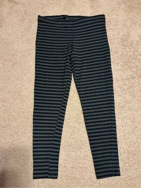 Express Clothing Stripped Cropped Leggings
